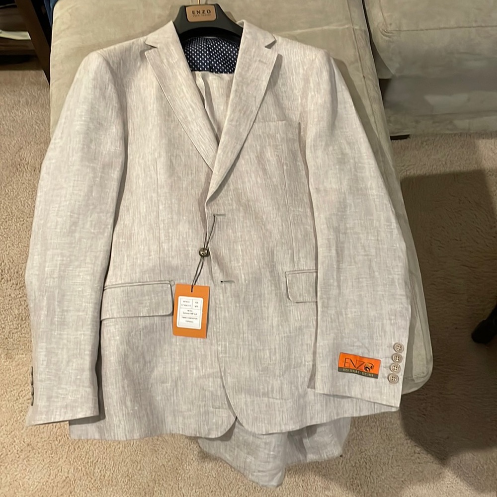 Enzo Tovare Tropical Beige linen suit